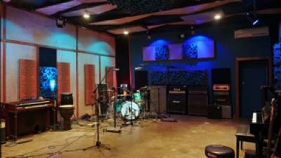 drum recording studio los angeles Ultimate Studios, Inc
